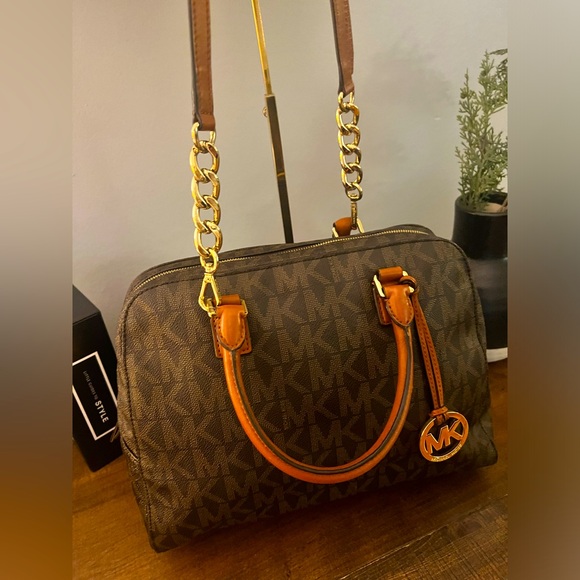 Michael Kors Jetset Large Satchel - Picture 11 of 13